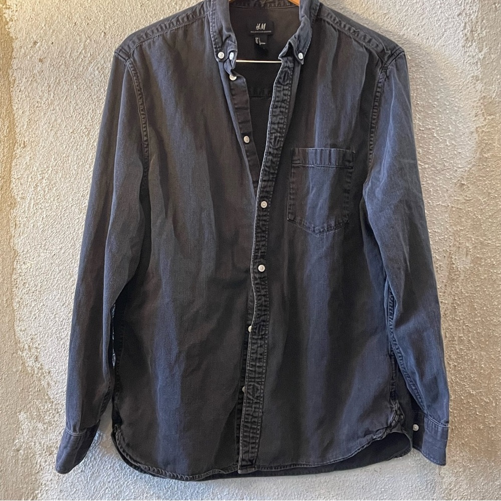 H&M Black Casual Button Down Shirt with Classic Collar